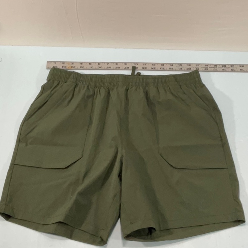 Baleaf large drawstring shorts w/2 pockets front.  Olive green. 7" inseam. NWOT.